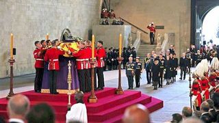 VIDEO - Klaus Iohannis participă la funeraliile Reginei Elisabeta a II-a