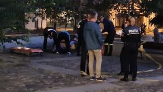 Un bărbat a murit, pe bancă, în Centrul Capitalei sub ochii polițiștilor locali