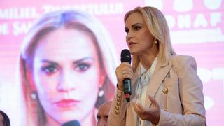 Noi reguli pentru familiile care aleg să plece la muncă în străinătate. Firea: „Fiecare familie care pleacă la muncă în străinătate va trebui să ...”