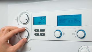 Mai ai voie să-ți instalezi centrală de apartament? Vezi ce spune legea