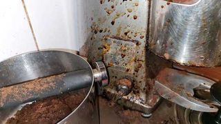 Restaurant din sectorul 5 al Capitalei, amendat cu 20.000 de lei și închis temporar de către ANPC