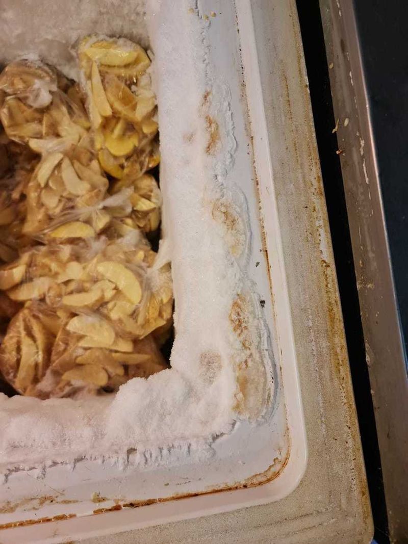 Restaurant din sectorul 5 al Capitalei, amendat cu 20.000 de lei și închis temporar de către ANPC