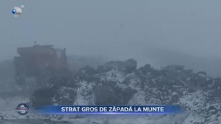 Strat gros de zăpadă la munte