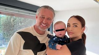 Prima fotografie cu fiul lui Laurențiu Reghecampf și al Corinei Caciuc