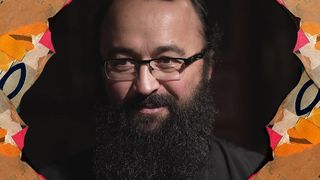 O altă credincioasă intervine în scandalul în care este implicat părintele Visarion Alexa: „Îmi trimitea ursuleţi cu inimioare”