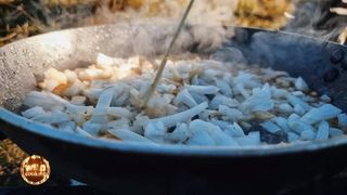 Cotlete de porc cu sos cremos de ciuperci