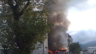 Incendiu la o școală din Hunedoara. 400 de elevi au fost evacuați din clădire