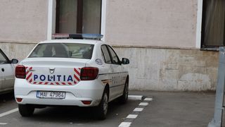 O adolescentă a fost agresată sexual de un bărbat de 70 de ani