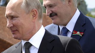 Vladimir Putin, întâlnire de urgență cu Lukașenko. "Occidentul trebuie să ne trateze cu respect''