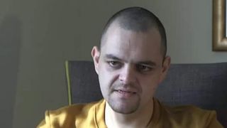 Un prizonier britanic eliberat de Rusia a povestit calvarul prin care a trecut. El acuză că a fost „tratat mai rău decât un câine”