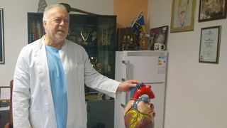 Chirurg celebru din Timișoara, reținut &icirc;n timp ce primea mită. C&acirc;t i-a cerut unui pacient pentru o intervenție chirurgicală