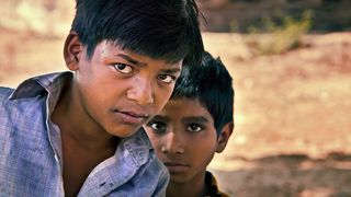 Momente cumplite pentru un copil din India. A fost violat și bătut în grup