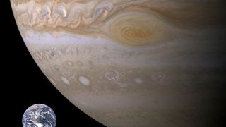 Jupiter se află luni la cea mai mică distanță de Pământ. Astronomii explică ce se va întâmpla