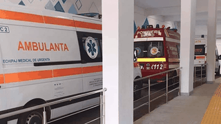 Un copil de trei ani a fost atacat de un câine în mijlocul străzii