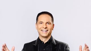 Schimbări în grila Kanal D!  Mai mult serial turcesc, “Aripi frânte”, difuzat de luni până joi, “Infidelul”, vineri și sâmbătă; game show-ul “Tu urmezi” și “40 de întrebări cu Denise Rifai”, în fiecare duminică seara