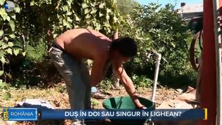 VIDEO - Asta-i Rom&acirc;nia! Deși Comisia Europeană recomandă dușul &icirc;n doi, rom&acirc;nii sunt campioni la spălat la lighean