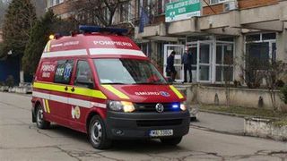 Ajuns cu mașina într-un pârâu, un tânăr de 19 ani și-a pierdut viața