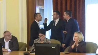 George Simion și un alt politician, conflict în Parlament. De la ce a pornit totul