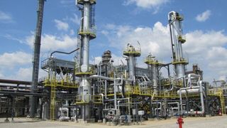 VIDEO - O pulbere de praf s-a așezat peste casele locuitorilor din Prahova, în urma unei avarii la rafinăria Petrobrazi