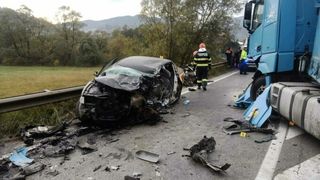 Un șofer a murit, în urma unui accident produs între un TIR și un autoturism