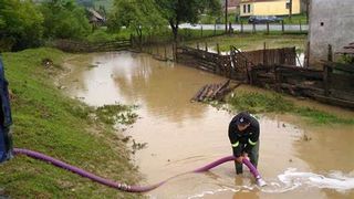 Hidrologii au emis Cod galben de inundații pe râuri din 15 județe