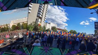 VIDEO: Protestul "poporului"-4000 de persoane prezente în Piața Victoriei