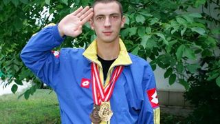 VIDEO: Un fost campion la scrimă a fost găsit mort în imobilul său din Otopeni