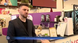 Au primit recenzia de aur