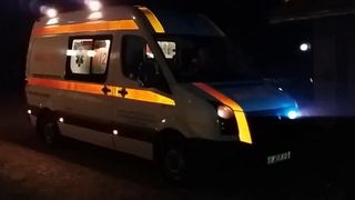  O bătrână din Bacău a fost găsită prăbușită în beciul casei