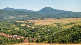 Locuitorii unui sat din Bihor trăiesc 100 de ani. Care este secretul longevității lor