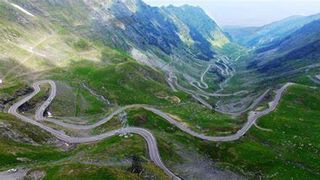 Circulația pe Transalpina va fi redeschisă. Turiștii pot admira peisajele din munții Parâng