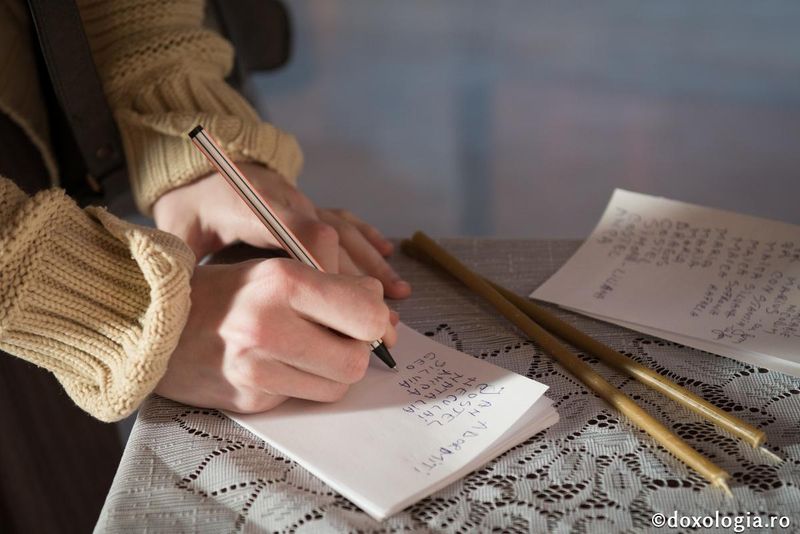 Cum se face un pomelnic pentru Sâmbătă Morţilor