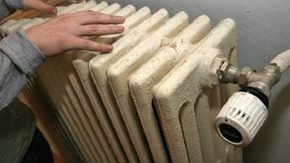 Unde poți depune o reclamație pentru lipsa apei calde și a căldurii