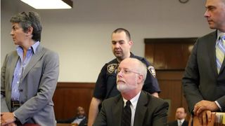 Două spitale din New York sunt de acord să plătească peste 165 de milioane de dolari pentru 147 de victime ale unui cadru medical acuzat de abuz sexual