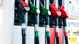 Cozi kilometrice pentru combustibil în Franța. Una din cinci benzinării a rămas fără carburant