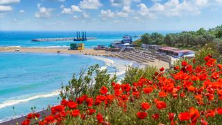 Primul sector de plajă din Eforie Sud este gata. Cum va arăta plaja care &icirc;i va &icirc;nt&acirc;mpina pe turiști vara viitoare