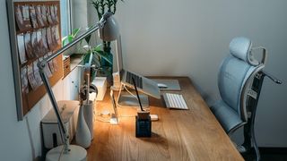 5 sfaturi ce te vor ajuta să scapi de neplăcerile cauzate de statul la birou