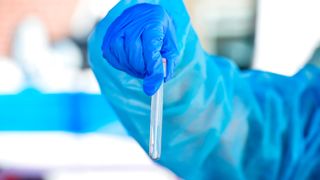 120 de cadre medicale au c&acirc;știgat procesul cu cel mai mare furnizor de teste Covid-19