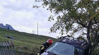 Accident rutier grav: Stareţul mănăstirii Stănişoara şi un călugăr, răniţi în urma impactului