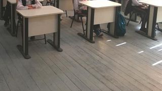 Un profesor din Covasna a fost reținut pentru că &icirc;și bătea elevii