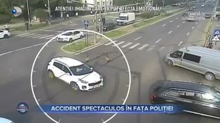 Accident spectaculos &icirc;n fața Poliției