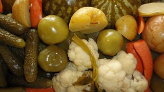 Rețetă murături asortate pentru iarnă: Ingrediente și mod de preparare