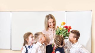 Ce șpagă a primit un inspector școlar din Constanța pentru o notă de trecere la concursul de suplinitori