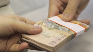 VIDEO - Pensiile ar putea crește în două etape anul viitor