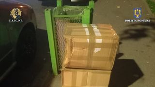 DIICOT cercetează o rețea de traficanți de droguri inițiată de un bărbat aflat &icirc;n penitenciar. Unul dintre suspecți a fost prins &icirc;n flagrant.