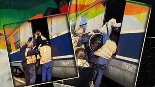 VIDEO - Pasageri în scaune cu rotile, luați pe sus și urcați într-un vagon CFR