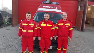 Târgu Mureș: Operațiune dificilă pentru salvarea a doi bebeluși născuți în ambulanță care au intrat în stop cardio-respirator. Trei echipaje SMURD au intervenit