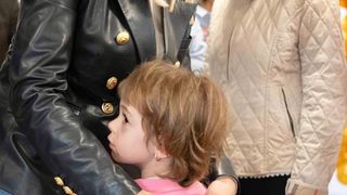 Tinerii aflați în plasament, dar și familiile care au în plasament copii, vor primi bani în plus. Ce condiții trebuie să îndeplinească și ce sume vor primi