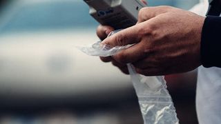 Un autoturism a lovit în plin o autospecială a Jandarmeriei, într-o intersecție aglomerată