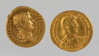 Moment istoric pentru România! Două monede de aur rare au ajuns în posesia în patrimoniul național al Ministerului Culturii